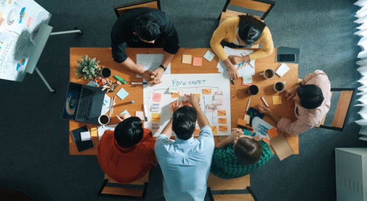 Need a expert graphic designer with an extensive real estate experience?